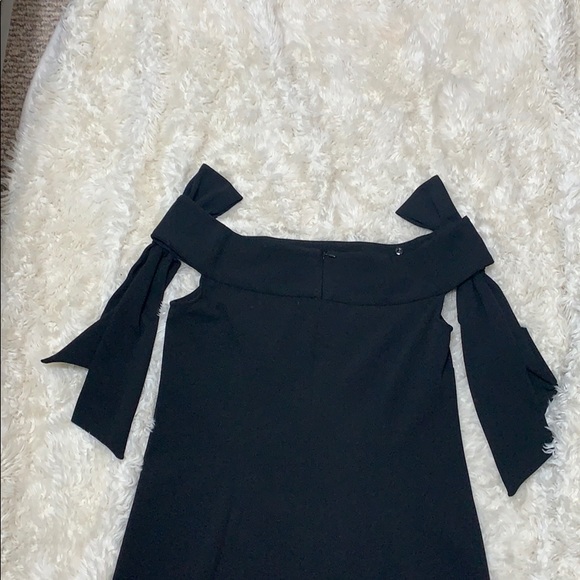 Donna Morgan Off The Shoulder Dress NWOT - Picture 5 of 7